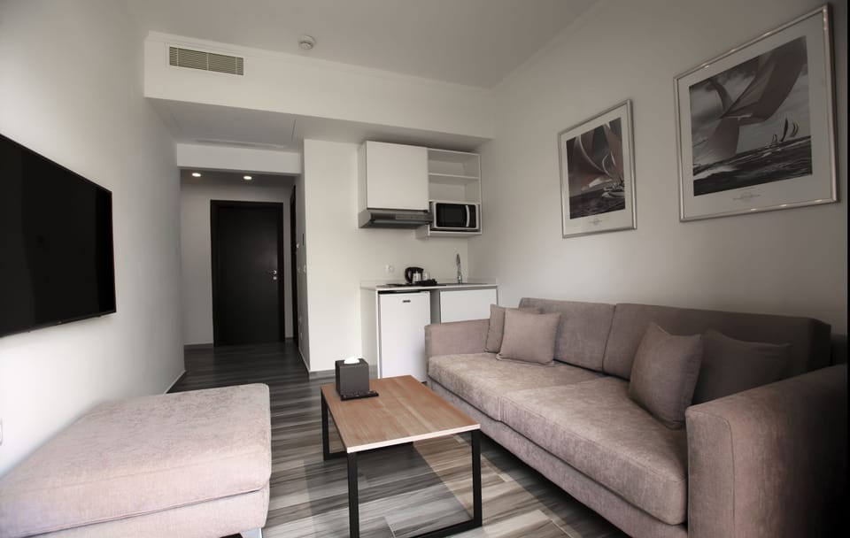 Junior Suite | Egyptian cotton sheets, premium bedding, down comforters, pillowtop beds