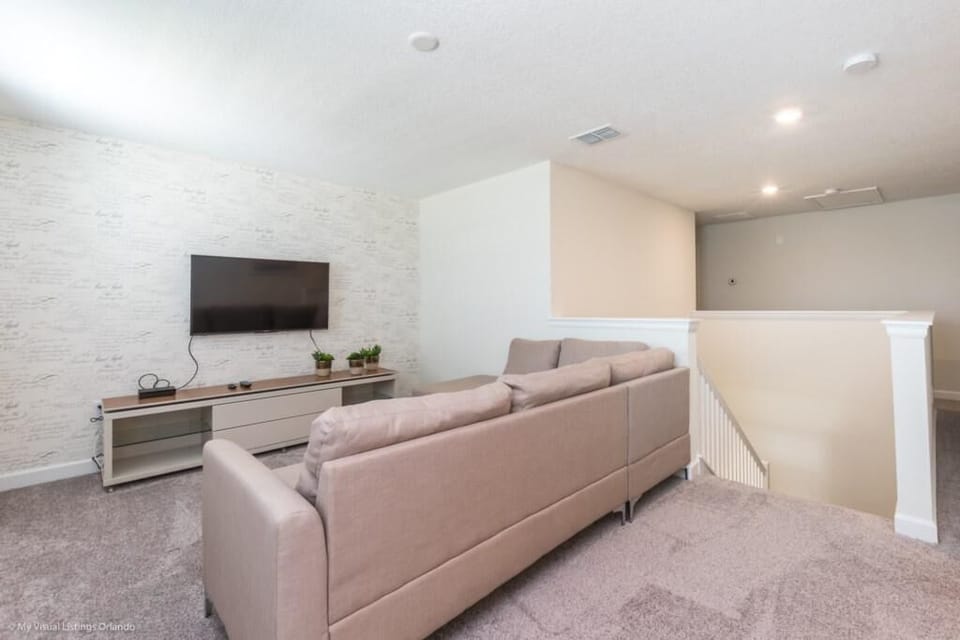 Villa, 5 Bedrooms | Living room | TV, video games