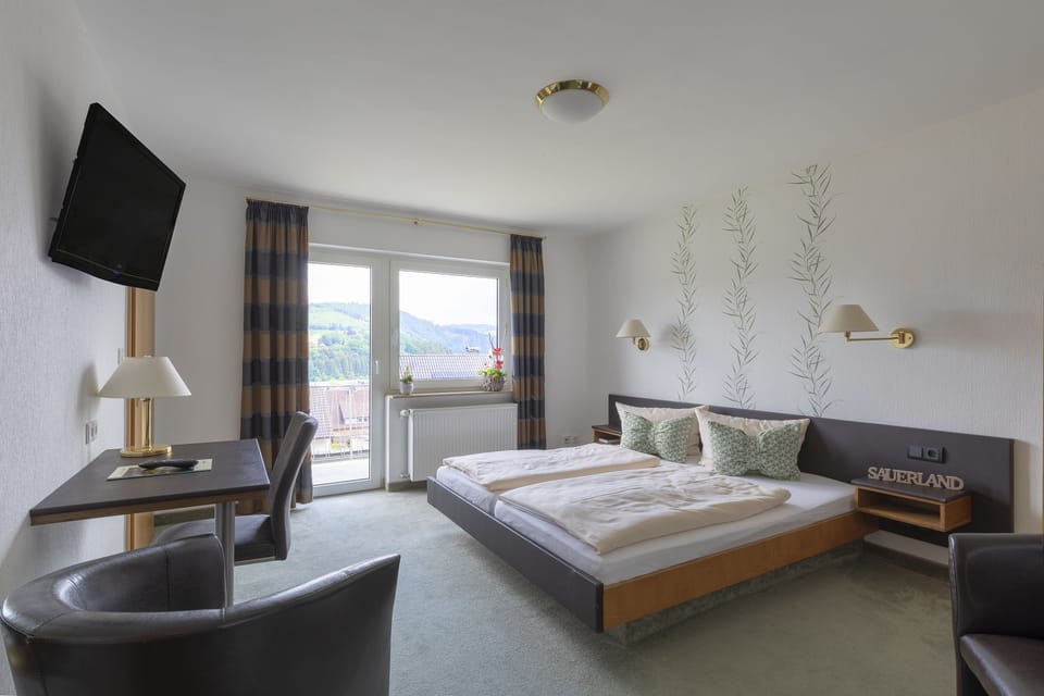 Twin Room, 1 Double Bed | In-room safe, desk, free cribs/infant beds, free WiFi