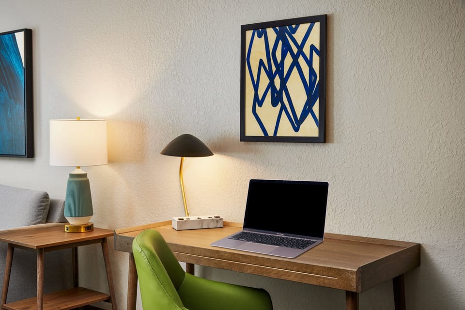 Premium bedding, in-room safe, desk, laptop workspace