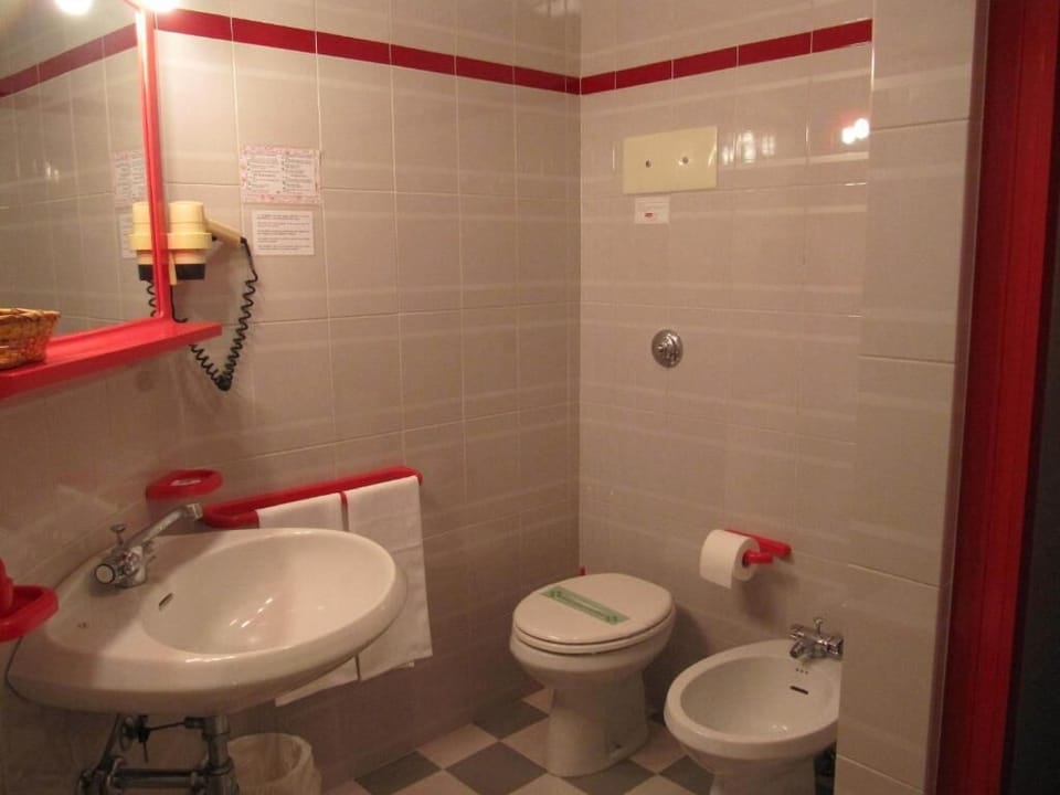 Shower, towels