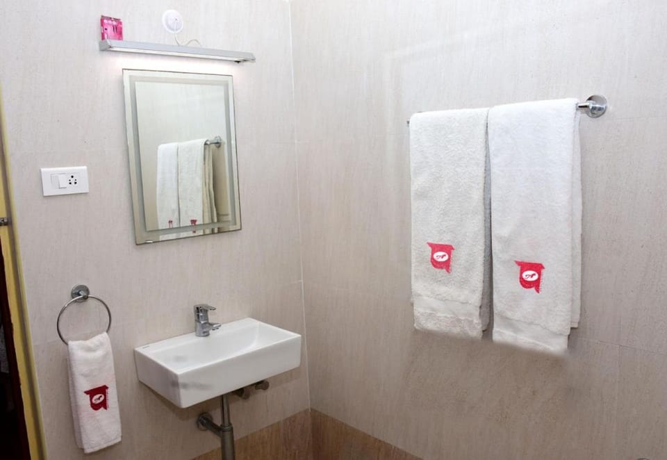 Shower, rainfall showerhead