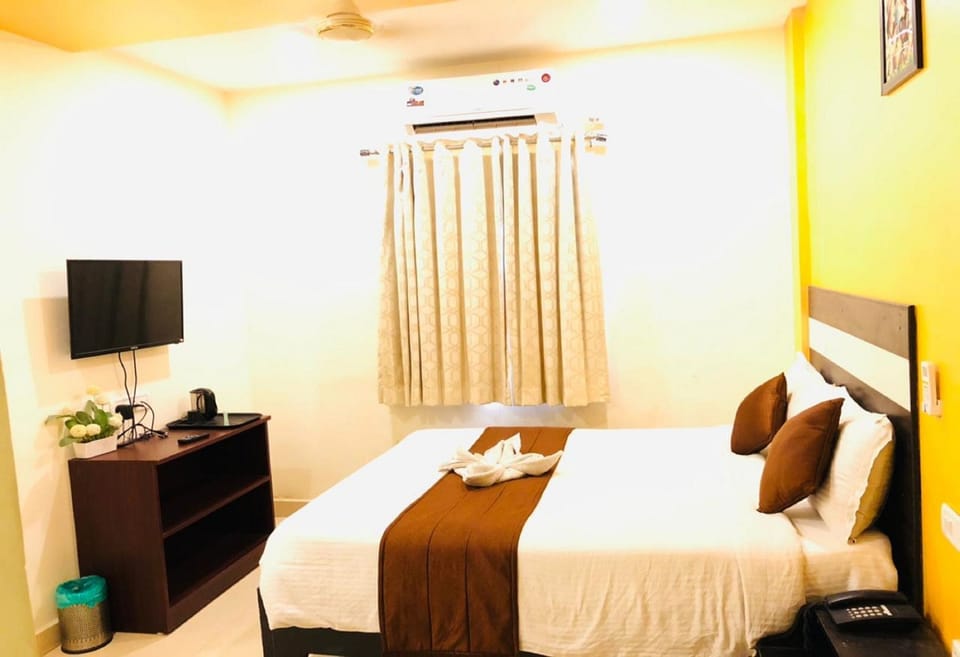 Standard Double Room | Desk, free WiFi, bed sheets