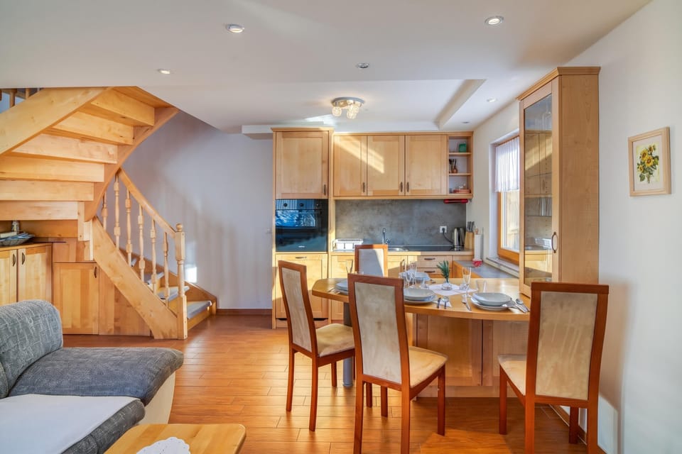 Family House, 1 Bedroom, Balcony, Mountainside (Pool & Wellness Chalet Sunshine) | Interior