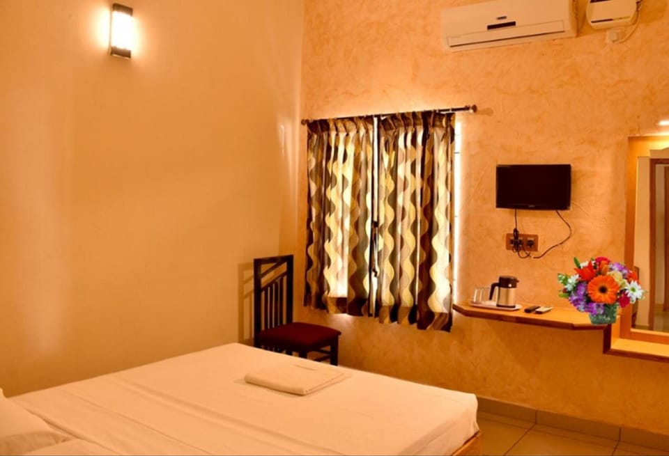 Standard Double Room | Premium bedding, soundproofing, rollaway beds (surcharge), WiFi (free)