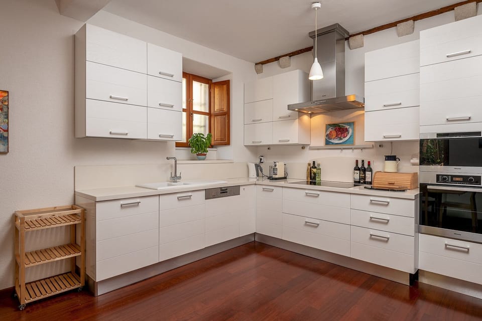 House (5 Bedrooms) | Private kitchen | Fridge, electric kettle, highchair, dining tables