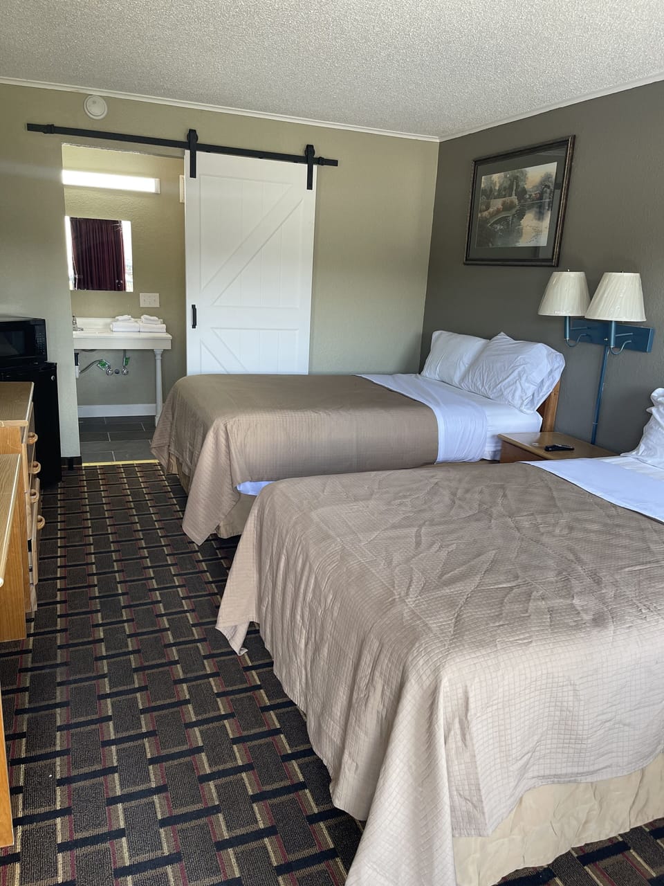 Premium Room | Blackout drapes, WiFi (free), bed sheets