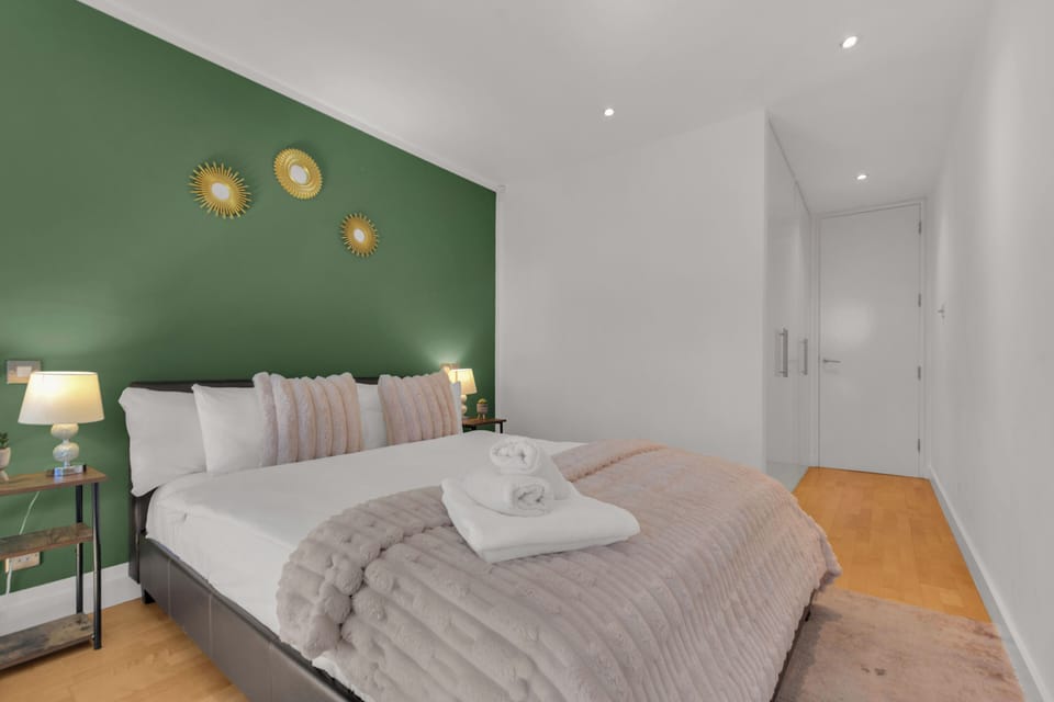 Traditional Apartment, 1 Double Bed, Non Smoking, Kitchenette | 1 bedroom, soundproofing, iron/ironing board, free WiFi