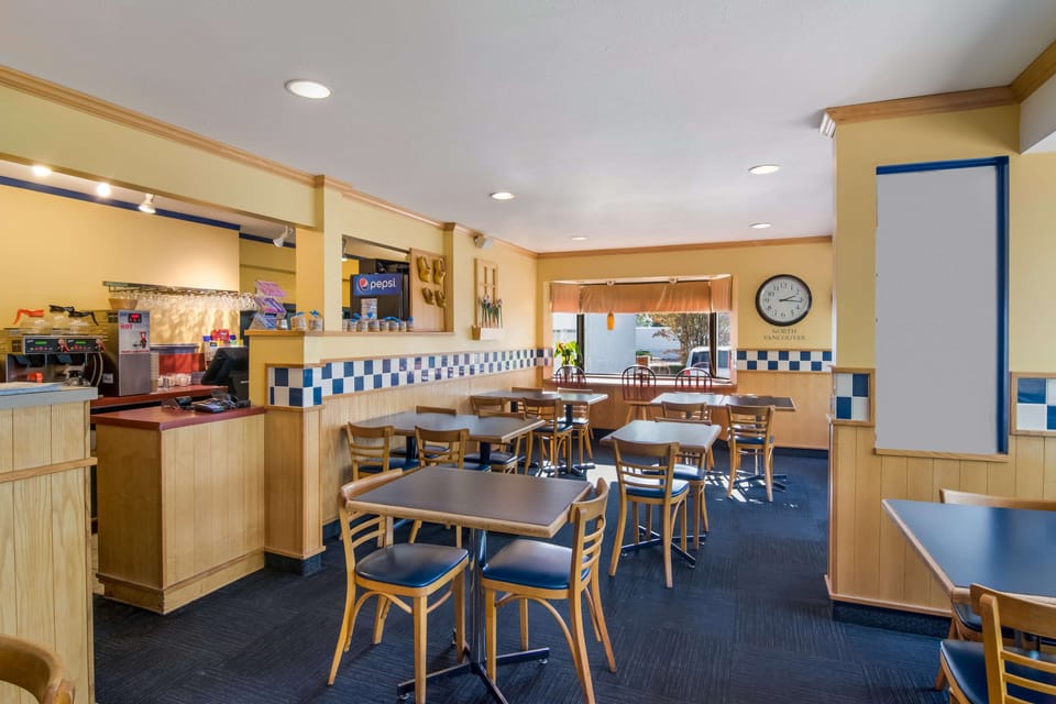 Daily cooked-to-order breakfast for a fee