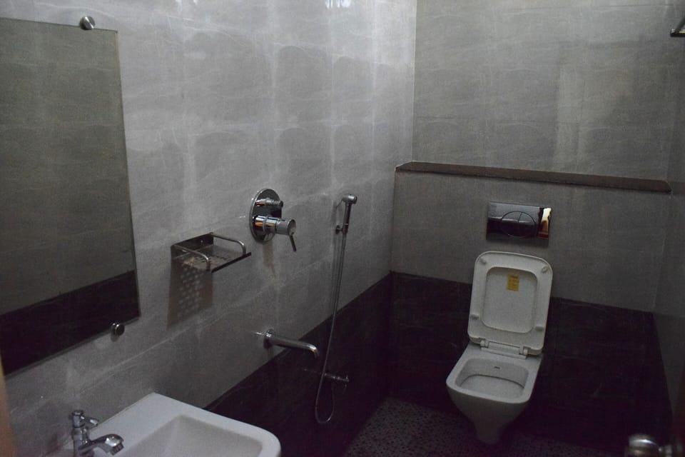 Standard Room | Bathroom | Shower, rainfall showerhead