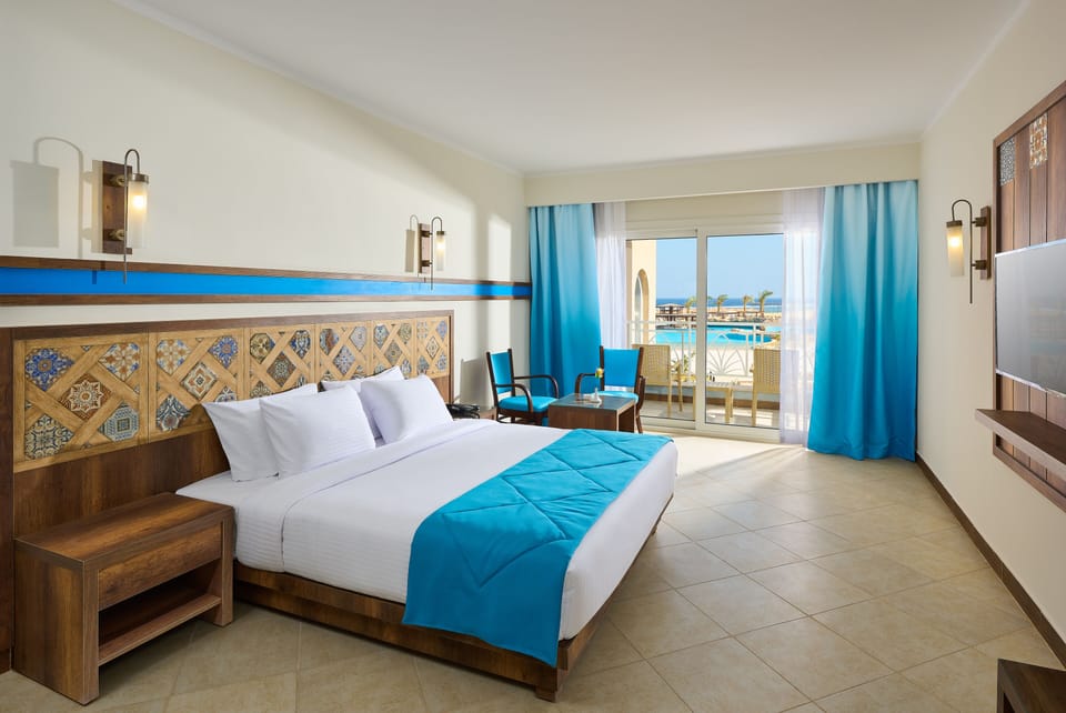 Minibar, in-room safe, individually decorated, individually furnished