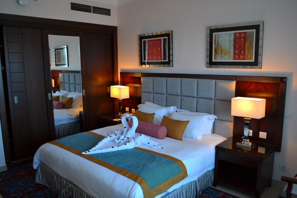 Minibar, in-room safe, desk, soundproofing
