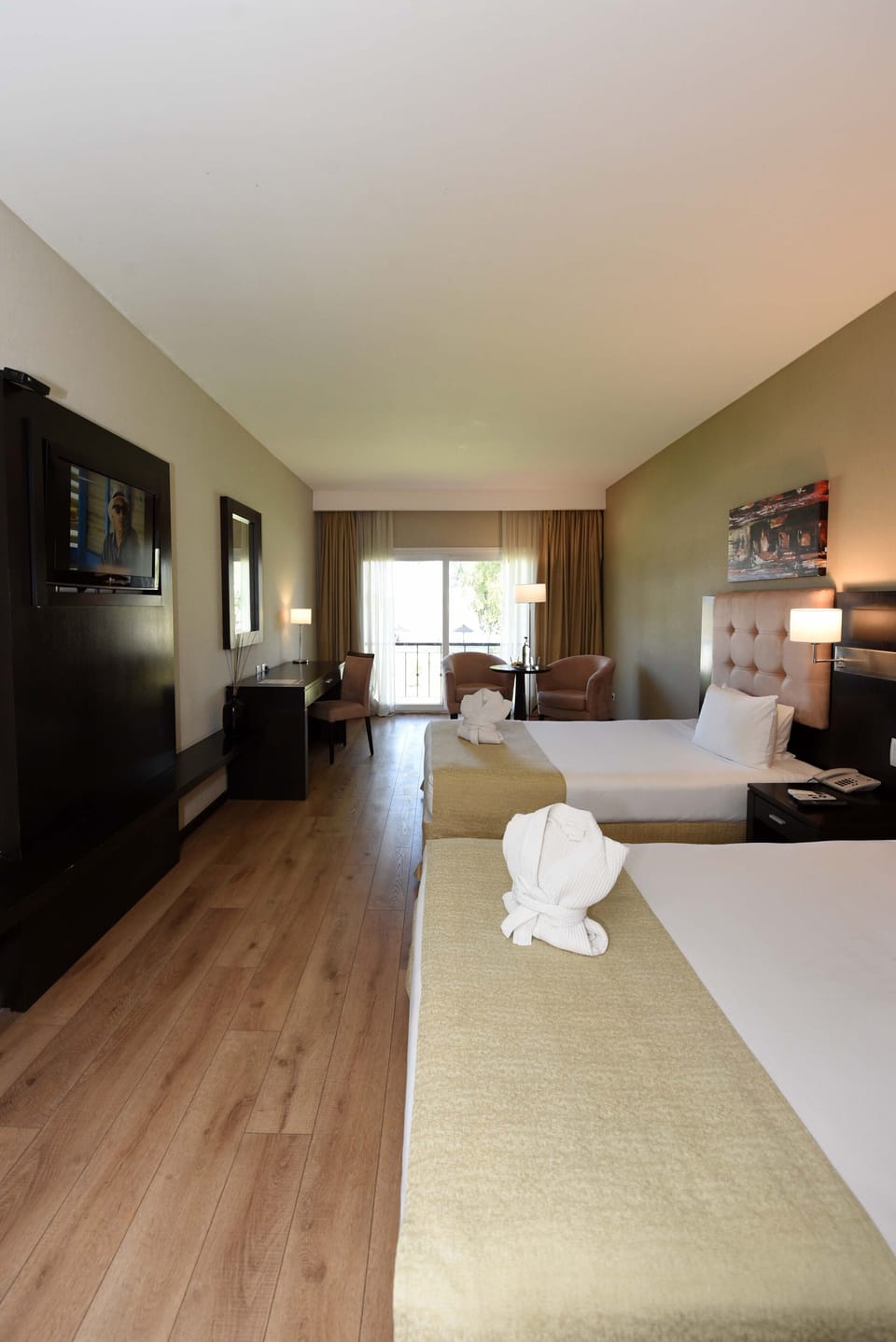 Junior Twin Room | Premium bedding, pillowtop beds, minibar, in-room safe