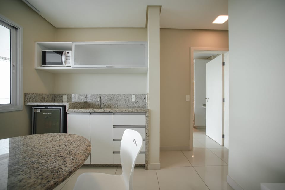 Family Studio Suite, Ocean View | Private kitchen