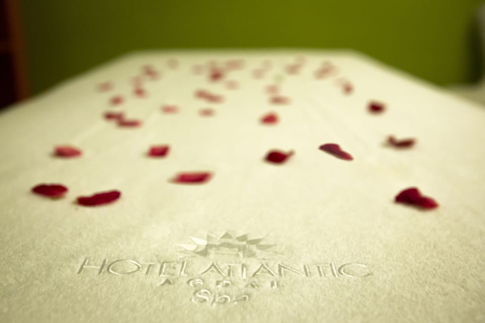 Steam room, Turkish bath, body treatments, body wraps, body scrubs