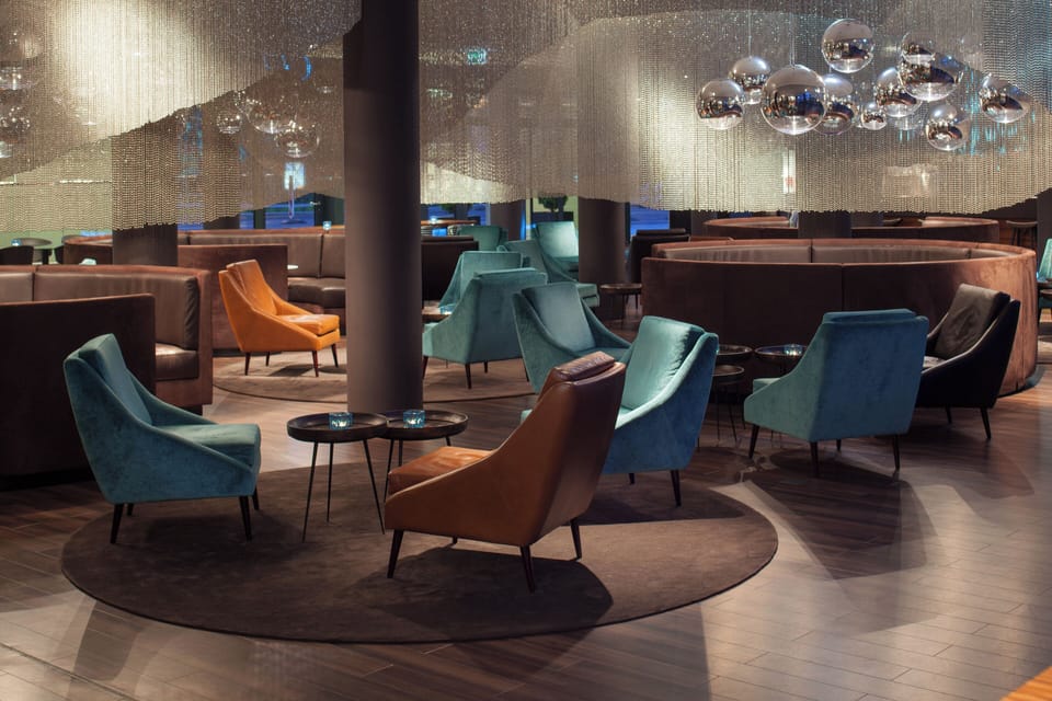 Lobby lounge