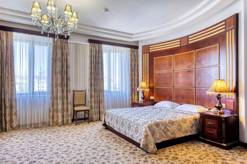 Luxury Room | In-room safe, desk, soundproofing, free WiFi