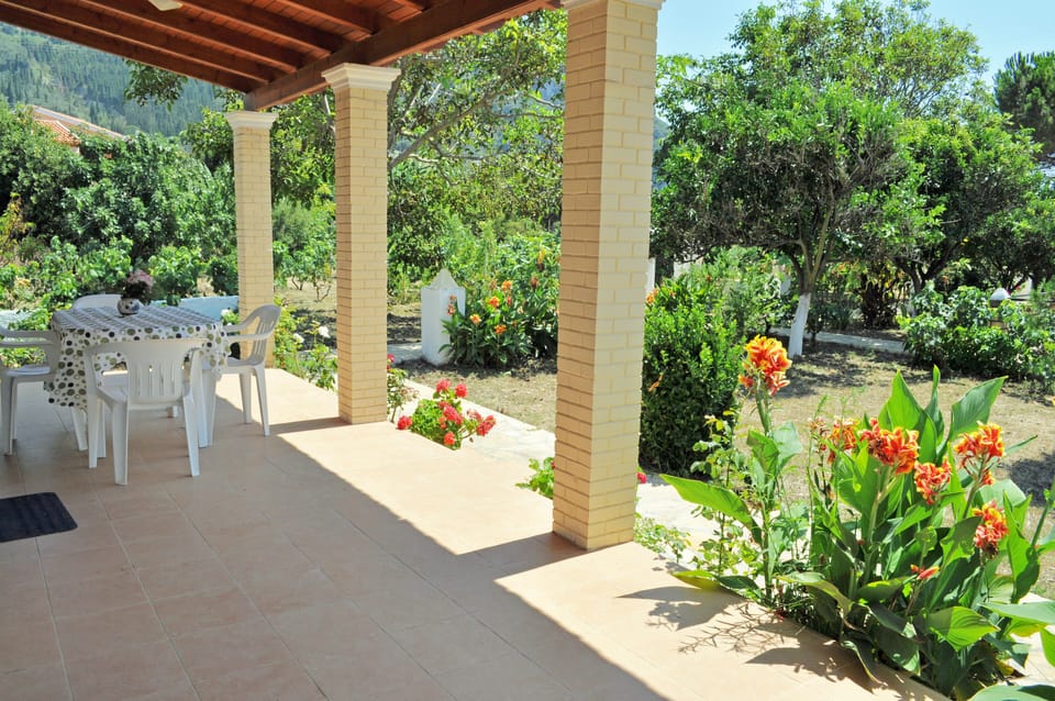 House, 2 Bedrooms, Smoking, Balcony | Terrace/patio