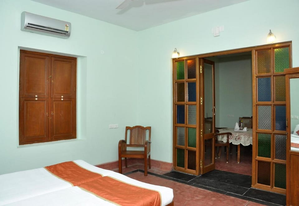 Deluxe Double Room | Rollaway beds (surcharge), WiFi (free), bed sheets