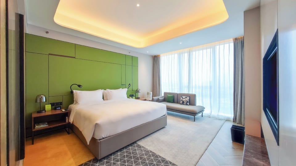 Down comforters, minibar, in-room safe, desk