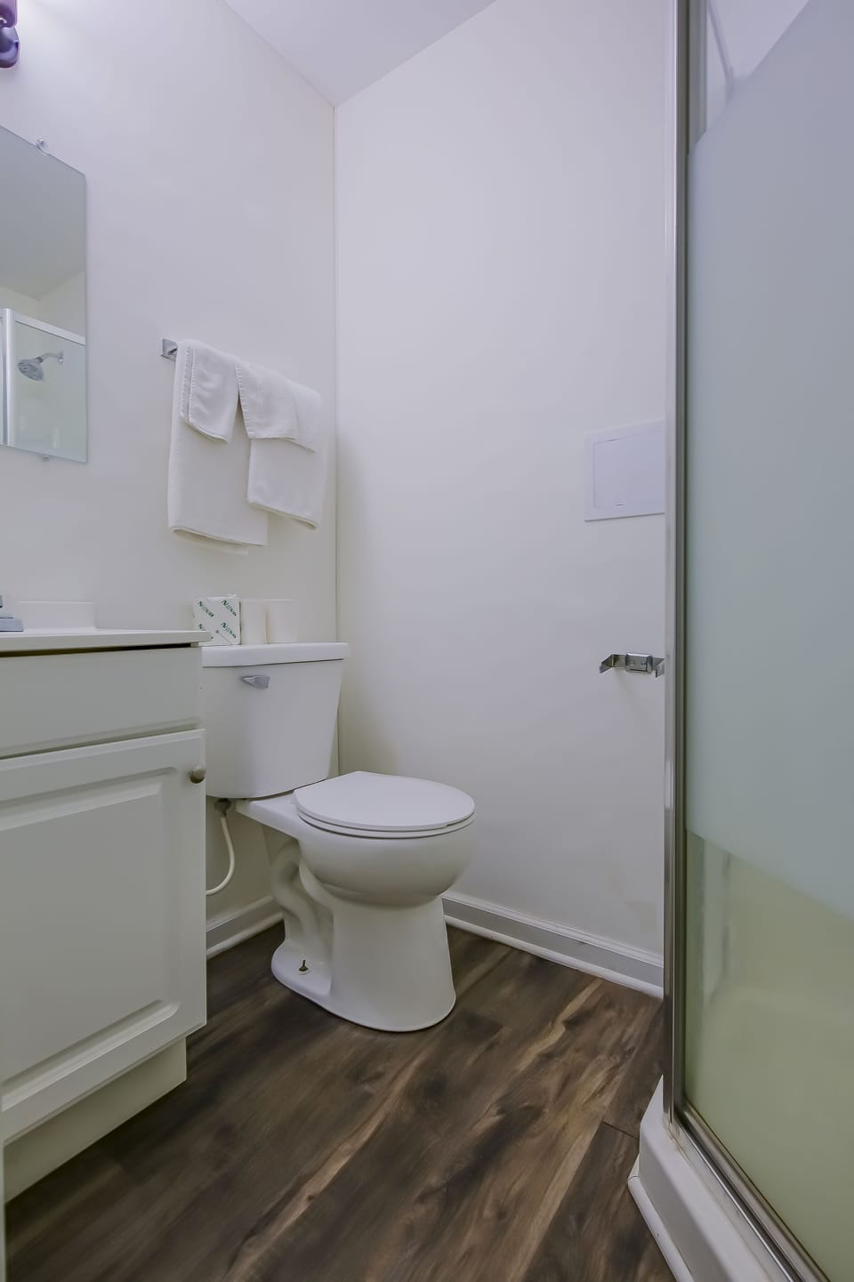 Room, 1 Double Bed | Bathroom | Free toiletries