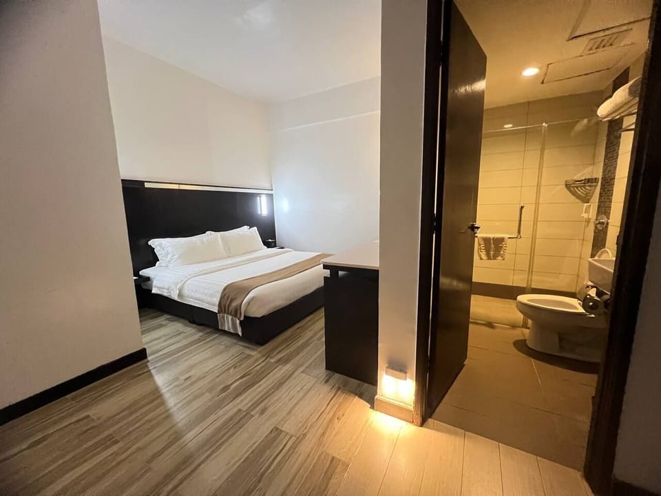 Standard Double Room, No Windows | In-room safe, desk, soundproofing, iron/ironing board
