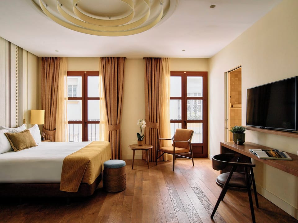 Deluxe Triple Room | Soundproofing, free WiFi, bed sheets