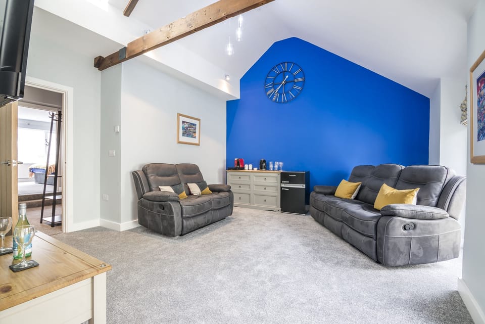 Apartment (2 Bedrooms) | Living area | Flat-screen TV