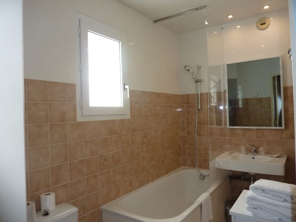 Hôtel La Renommée Hotel in Bourgogne-Franche-Comté