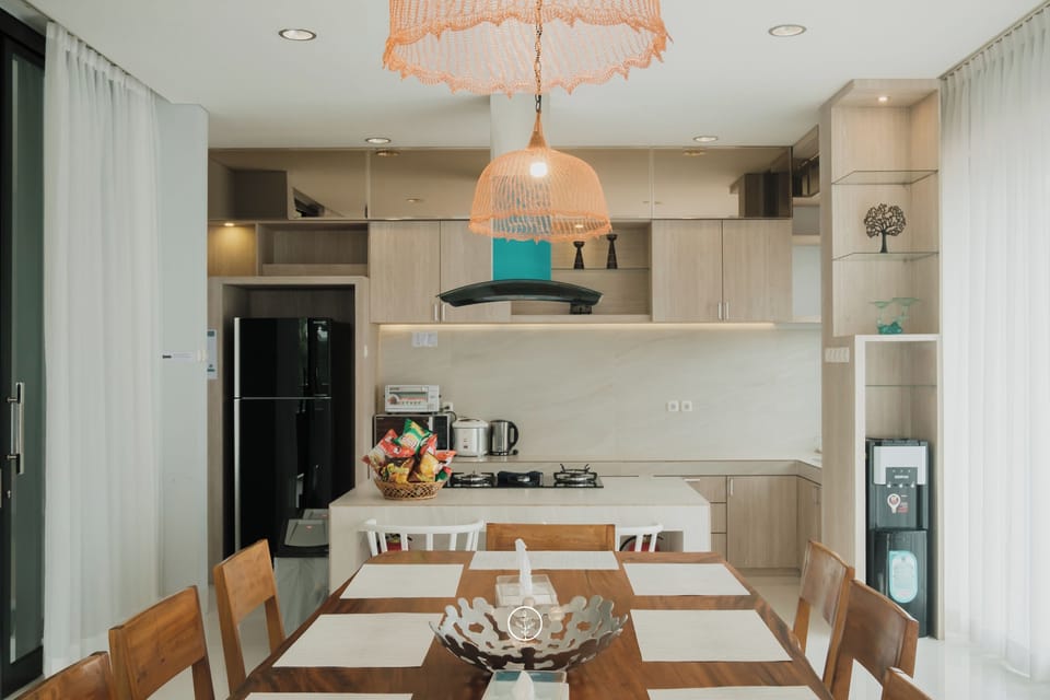 Family Villa | Dining room