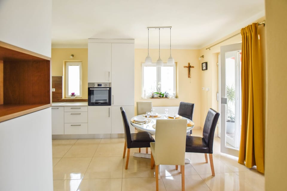 Apartment (A1) | Dining