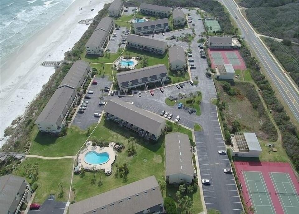 Condo, 2 Bedrooms | Exterior