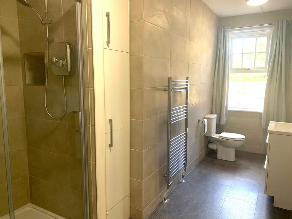 The Farmhouse - Sleeps 12 With Private Grounds House in Wealden District