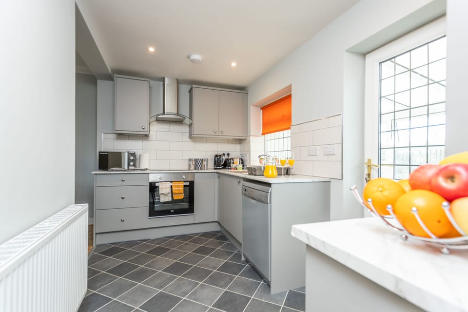 Family House, Private Bathroom | Shared kitchen | Highchair