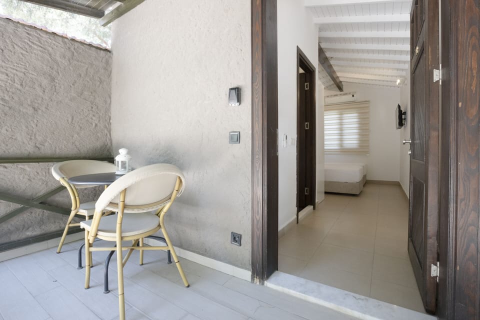 Comfort Bungalow, Private Bathroom (Twin Room) | Terrace/patio