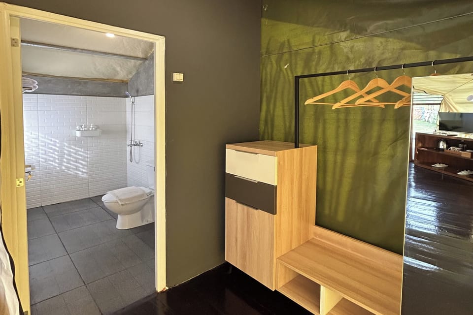 Couple Glamping Garden View | Bathroom | Shower, rainfall showerhead, slippers, towels