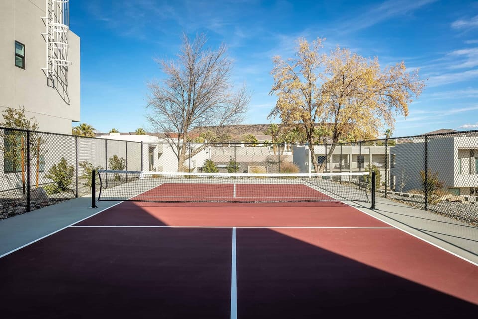 Townhome, 5 Bedrooms | Sport court