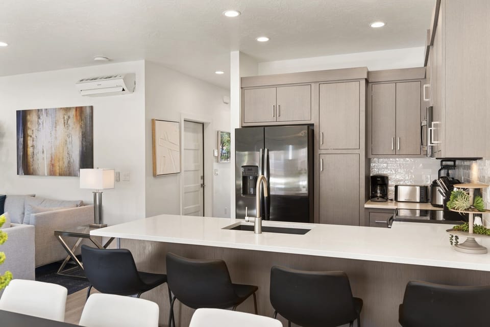 House, Multiple Bedrooms | Private kitchen | Fridge, oven, coffee/tea maker, toaster