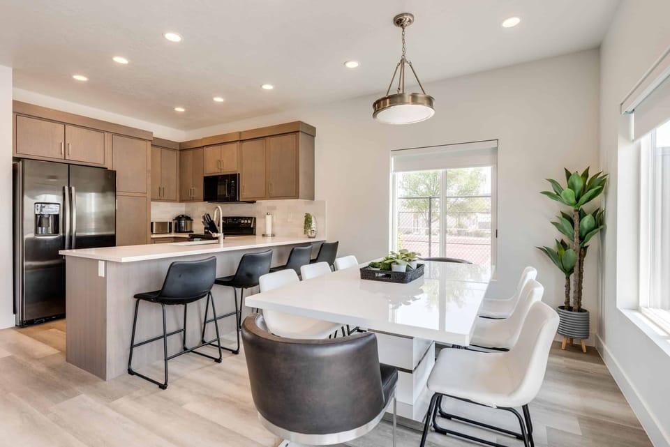 House, Multiple Bedrooms | Private kitchen | Fridge, oven, coffee/tea maker, toaster