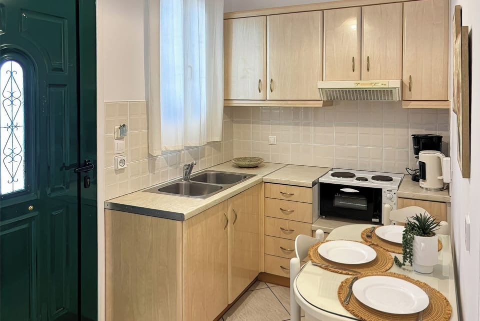 Apartment | Private kitchen | Cookware/dishes/utensils