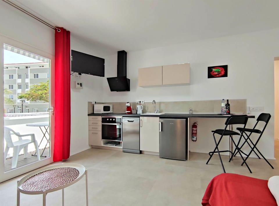 Studio, Smoking, Balcony | Interior