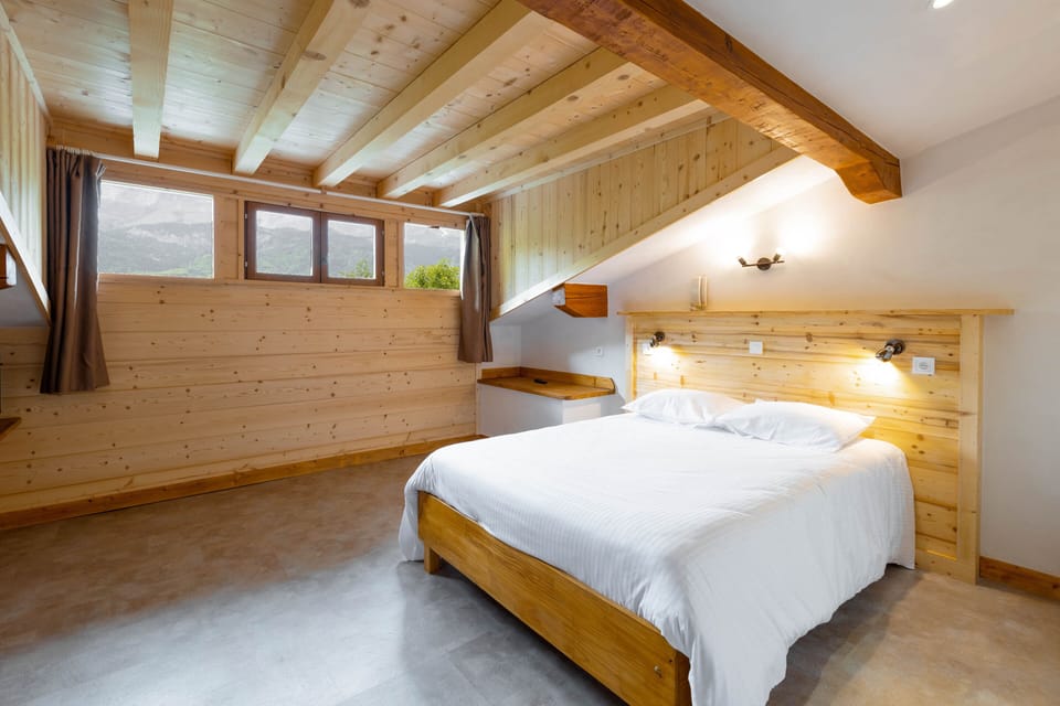 Economy Double Room | Desk, soundproofing, iron/ironing board, bed sheets