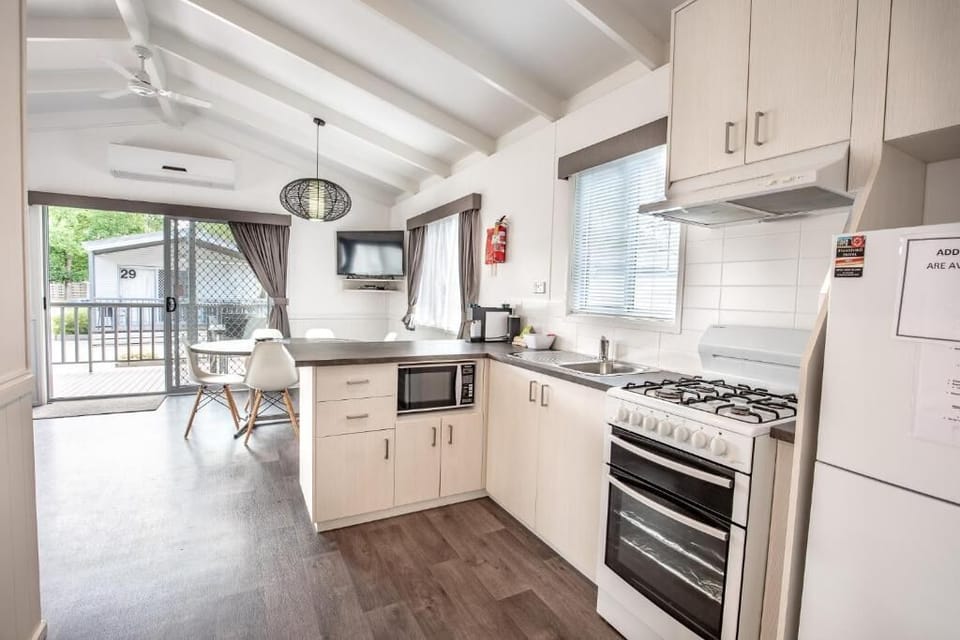 Superior Balcony 3 Bedroom Villa | Private kitchen | Mini-fridge, microwave, oven, stovetop
