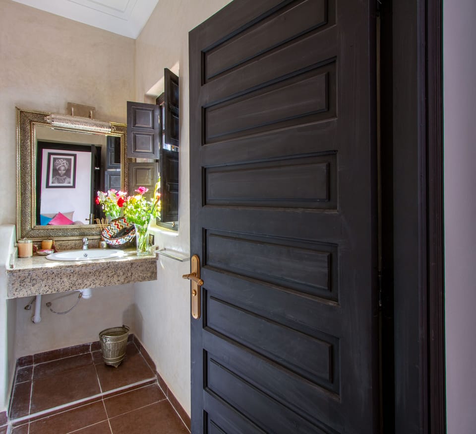 Superior Room | Bathroom | Shower, free toiletries, hair dryer, bidet