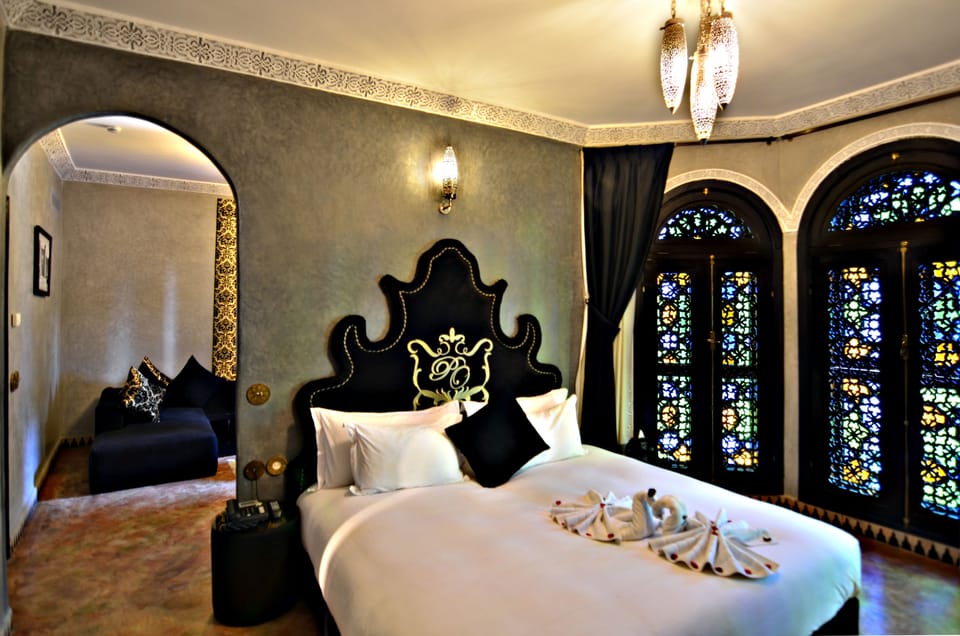 Junior Suite | Minibar, in-room safe, desk, iron/ironing board