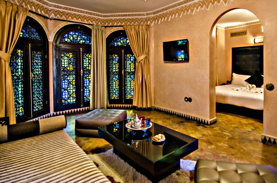 Junior Suite | Minibar, in-room safe, desk, iron/ironing board
