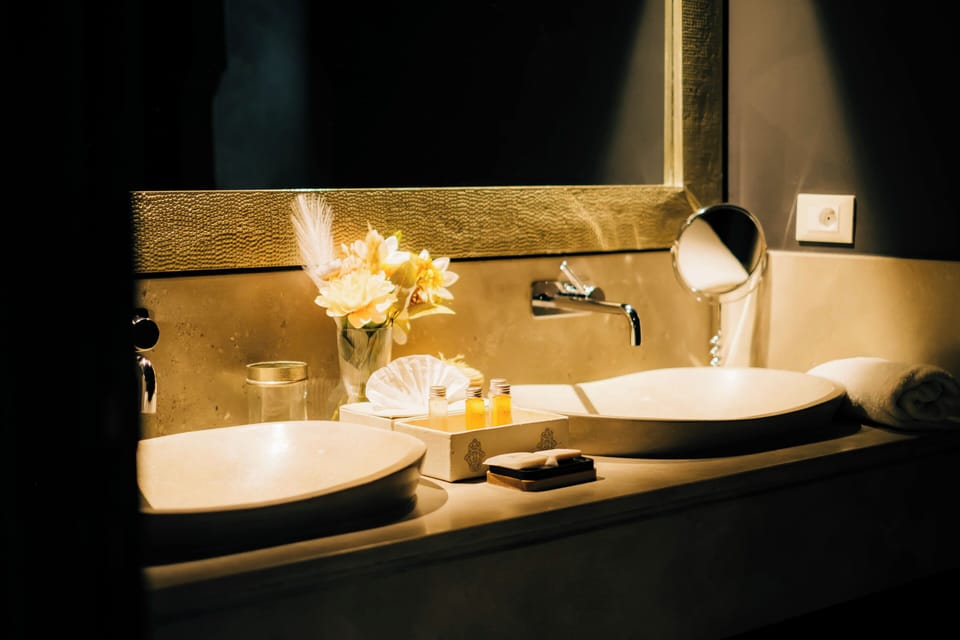 SUITE SPECIALE | Select Comfort beds, minibar, in-room safe, individually furnished