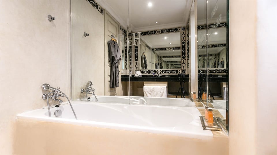 Standard Double Room, Private Bathroom | Premium bedding, in-room safe, blackout drapes, iron/ironing board