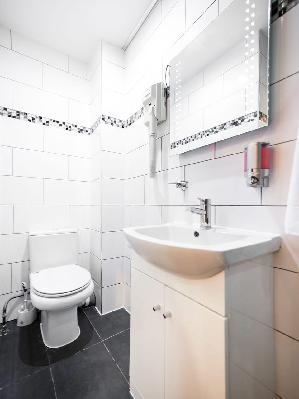 Standard Triple Room (3 Adults and 2 Children Max) | Bathroom | Shower, free toiletries, hair dryer, towels