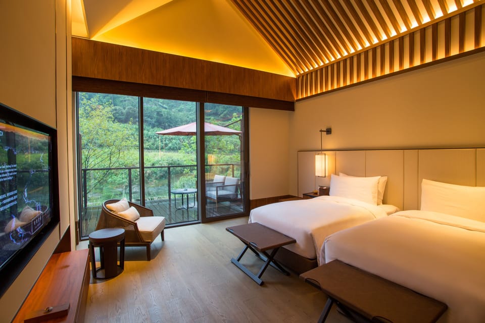 Twin Room | Premium bedding, down comforters, pillowtop beds, minibar
